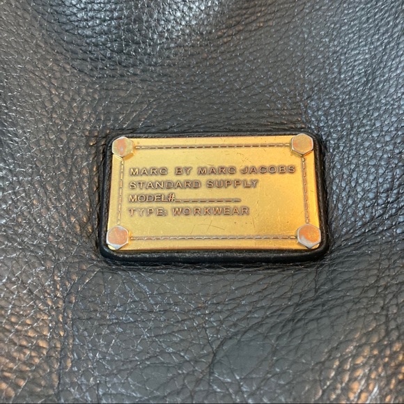 Marc by Marc Jacobs women’s leather hobo shoulder bag - Picture 8 of 11